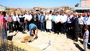 AKSARAY MİMAR SİNAN KUR’AN KURSU VE CAMİSİNİN TEMELİ TÖRENLE ATILDI