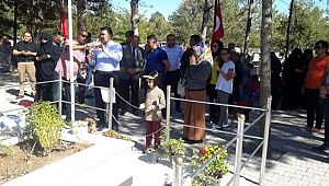 VALİ AYKUT PEKMEZ ŞEHİT ÖMER HALİSDEMİR'İN MEZARINI ZİYARET ETTİ