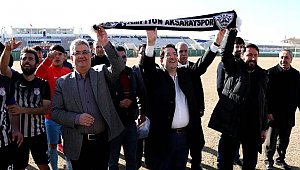  VALİ PEKMEZ VE BAŞKAN YAZGI DAN AKSARAY SPORA DESTEK