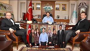 ZİRAAT BANKASI YÖNETİMİ ve FEN LİSESİNDEN BAŞKAN YAZGIYA ZİYARET