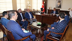 AKSARAY SANAYİCİ VE İŞ ADAMLARI DERNEĞİ VALİ AYKUT PEKMEZ’İ ZİYARET ETTİ