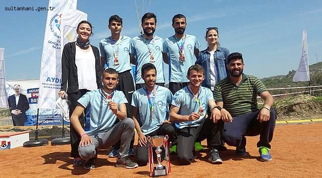 ASÜ’LÜ ATLETLER BRONZ MADALYA KAZANDI