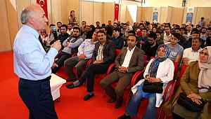 1. AKSARAY KİTAP GÜNLERİNDE İMZA GÜNLERİ VE SÖYLEŞİLER DEVAM EDİYOR