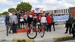 AKSARAY DA ÖĞRENCİLER ARASI BİSİKLET TURNUVASI DÜZENLENDİ