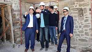 BAŞKAN YAZGI,2 KILIÇASLAN HAMAMINDA RESTORE ÇALIŞMALARINI İNCELEDİ
