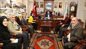 BAŞKAN YAZGI HALK GÜNÜ’NDE VATANDAŞLARLA GÖRÜŞÜP SORUNLARINA ÇÖZÜM BULMAYA DEVAM EDİYOR