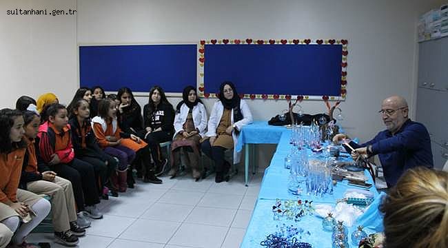 ÜNLÜ CAM SANATI USTASI HARUN VEYSEL GÜMÜŞ ÖĞRENCİLERLE BİR ARAYA GELDİ