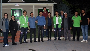 CHP ADAYLARI ALİ ABBAS ERTÜRK VE PELİNSU YILDIRIM EMEKÇİLERLE SAHUR YAPTILAR