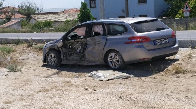 SULTANHANI TRAFİK IŞIKLARINDA TRAFİK KAZASI 4 YARALI