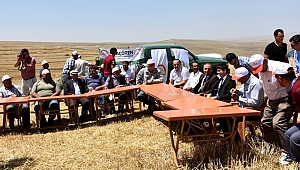 AĞAÇÖREN İLÇESİNDE TOPRAK İŞLEMESİZ TARIM PROJESİ TARLA GÜNÜ ETKİNLİĞİ DÜZENLENDİ