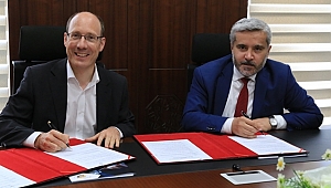 ASÜ MERCEDES ORTAK EĞİTİM PROTOKOLÜ İMZALANDI