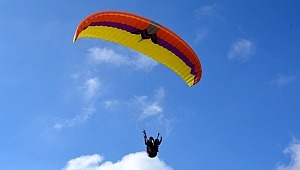 AKSARAY'DA YAMAÇ PARAŞÜT DÜNYA KUPASI HEYECANI