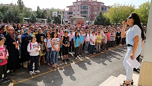 FATİH SULTAN MEHMET ORTAOKULUNDA YENİ EĞİTİM VE ÖĞRETİM HEYECANI BAŞLADI
