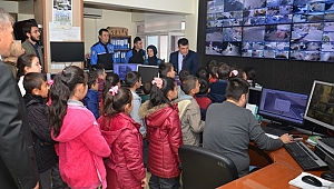 İLKOKUL VE ANAOKULU ÖĞRENCİLERİNDE EMNİYET MÜDÜRÜ KARABAĞ'A ZİYARET
