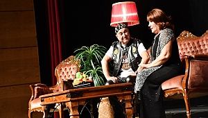 'İKİNCİ BAHAR' TİYATRO OYUNU AKSARAY’DA BÜYÜK İLGİ GÖRDÜ