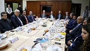 ÜNİVERSİTE, ŞEHRİMİZİN HER BAKIMDAN ÇEHRESİNİ DEĞİŞTİRİYOR