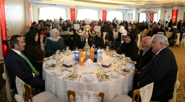 Aksaray valisi Ali Mantı ev sahipliğinde Şehit Aileleri ve Gaziler ile Aileleri onuruna yemek programı düzenlendi