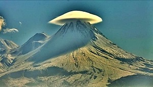 HASAN DAĞI'NIN MUHTEŞEM ŞAPKALI GÖRSELİ