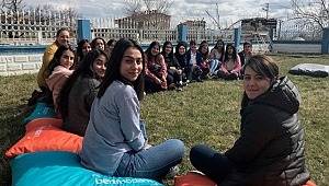 MERCEDES-BENZ TÜRK, AKSARAY’DAKİ YILDIZ KIZLAR’LA BULUŞTU