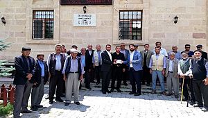 AKSARAY ARMUTLU KÖYÜ HALKI AFRİKA'DA SU KUYUSU AÇTIRIYOR