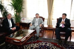 Mercedes Kamyon Fabrikası Müdürü Vali Selami Altınok’u Ziyaret Etti...