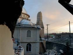 Aksarayda Fırtına Cami Minarelerini Yıktı, Ağaçları Devirdi,,,