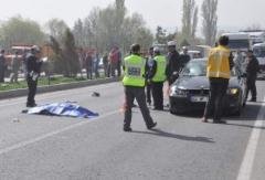 Aksaray'da 1 Kadınla, 10 Günlük Bebek Otomabilin Altında Kaldı