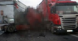 Karapınar Da 2 Tır çarpıştı 1 ölü