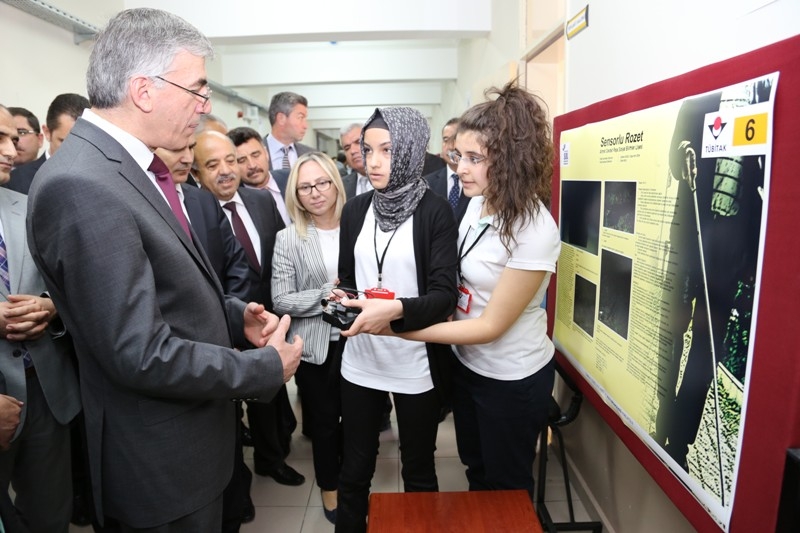 Ahmet Cevdet Paşa Sosyal Bilimler Lisesinde "tübitak Bilim Fuarı" Açıldı