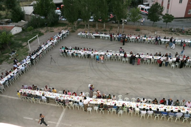 Aksaray Belediyesi Mahalle İftarları Başladı