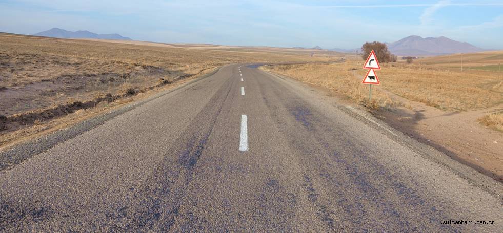 AKSARAY İL ÖZEL İDARESİ KÖY YOLLARINI ÇİZİYOR