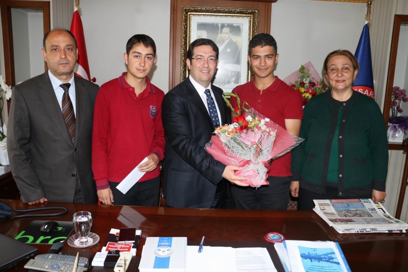 Aksaray şehit Pilot üsteğmen Hamza Gümüşsoy Fen Lisesi Müdürü Ve öğrencilerinden Başkan Yazgı’ya Ziyaret