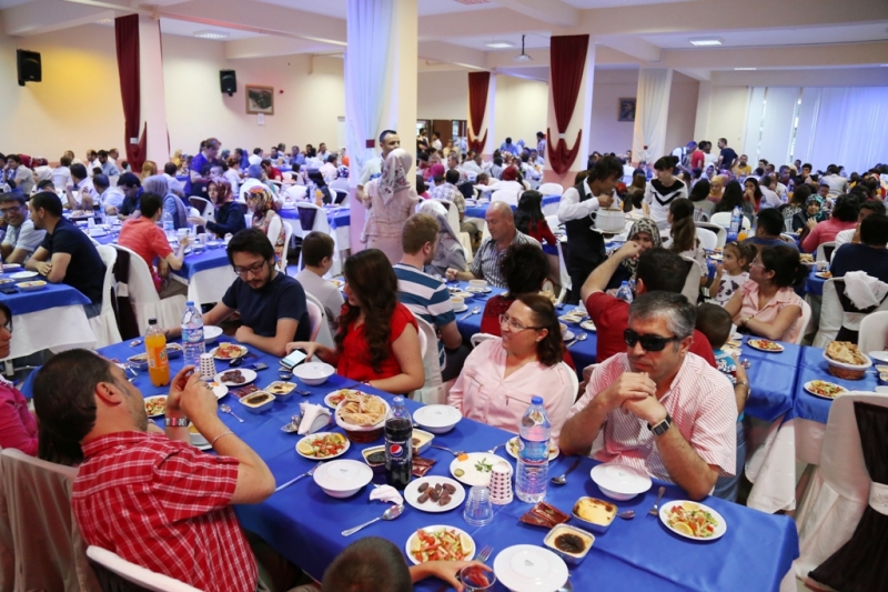 Aksaray üniversitesi Geleneksel İftar Proğramına Yoğun İlgi