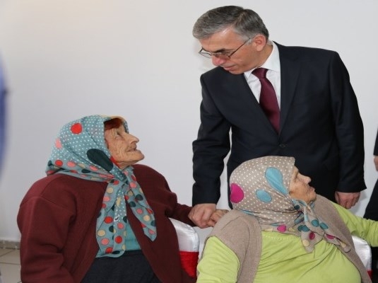Aksaray Valisi şeref Ataklı'dan Anneler Günü Mesajı