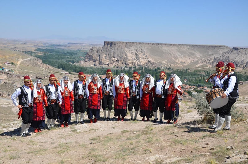 Aksaray Yöresi Halk Oyunları Tarihi Mekanlarda çekildi