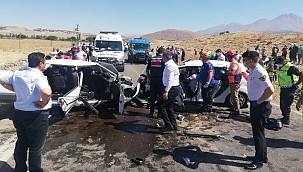 AKSARAY’DA FECİ KAZA 1’İ AĞIR 4 YARALI