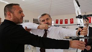 ASÜ’NÜN İHTİSASLAŞMAYA DAİR OKÇULUK PROJESİNE AHİKA’DAN DESTEK