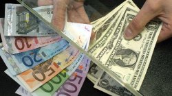 Euro/dolar Paritesi 1,35'in Altına Geriledi