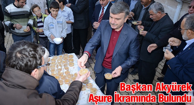 Başkan Akyürek Aşure İkramında Bulundu