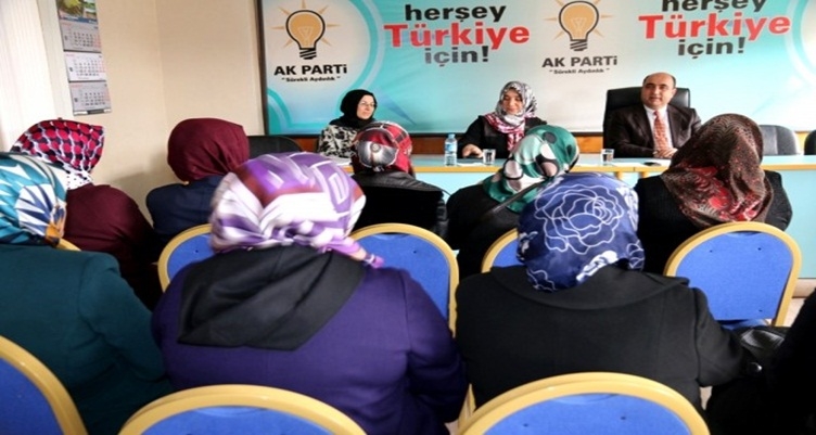 Başkan Nevzat Palta Ak Parti Kadın Kolları’nı Ziyaret Etti