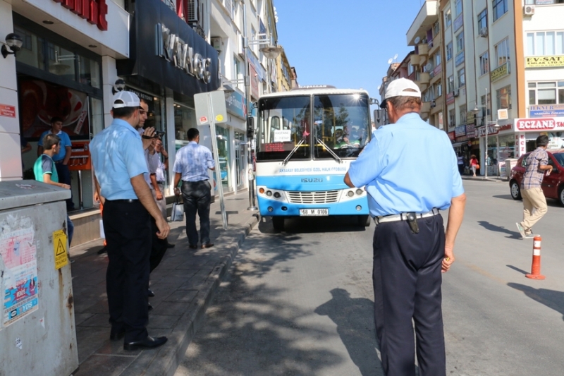 Belediye Halk Otobüslerini Denetliyor