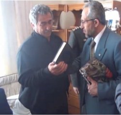 şehit Babası Kuran'ı Kerime Sarıldı...