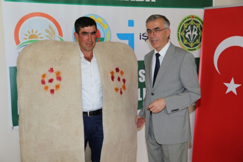 Mezun Olan çobanlara Sertifikalarını Vali Ataklı Verdi