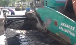 Aksaray Belediyesi Sıcağa Rağmen Asfalt çalışmalarını Sürdürüyor