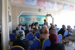 Ak Parti Kadın Kolları Toplantısına Belediye Başkanı Nevzat Palta'da Katıldı