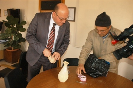 Eskil'li Vatandaş Bulduğu Tarihi Eserleri Müzeye Teslim Etti