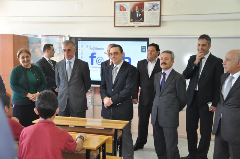 Fatih Projesi Kapsamında Tablet Bilgisayar Dağıtımı Devam Ediyor