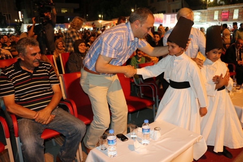 Küçük Semazenler, Aksaraylıların Gönlünü Fethetti