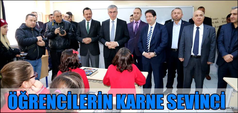 ÖĞRENCİLERİN KARNE SEVİNCİ