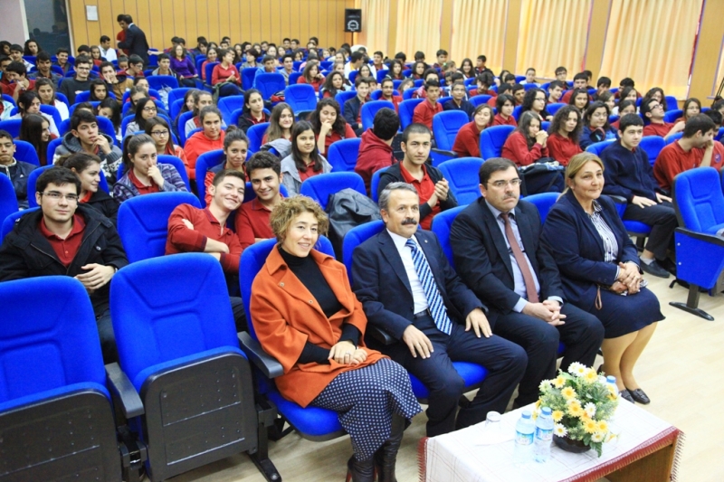 Rektör Acar Fen Lisesinde Değerler Eğitimini Anlattı